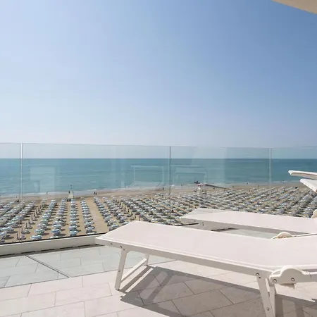 Boston 3 Stelle Superior Frontemare 3* Τζεσόλο Λίντο