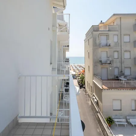 Boston 3 Stelle Superior Frontemare 3*