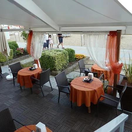 Boston 3 Stelle Superior Frontemare