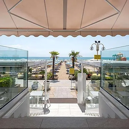 Hotel Boston 3 Stelle Superior Frontemare Lido di Jesolo
