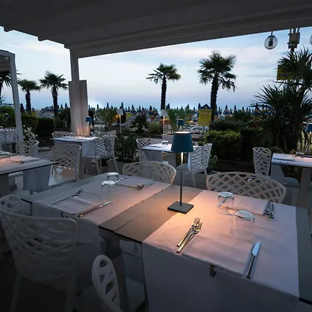 Hotel Boston 3 Stelle Superior Frontemare Lido di Jesolo