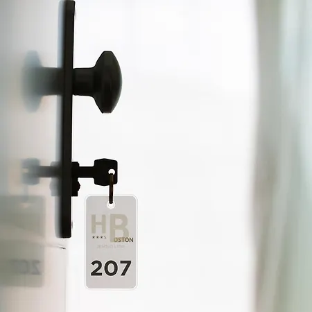 Boston 3 Stelle Superior Frontemare